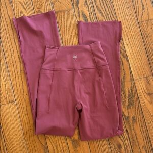 Athleta Transcend Stash Crop Straight Leg